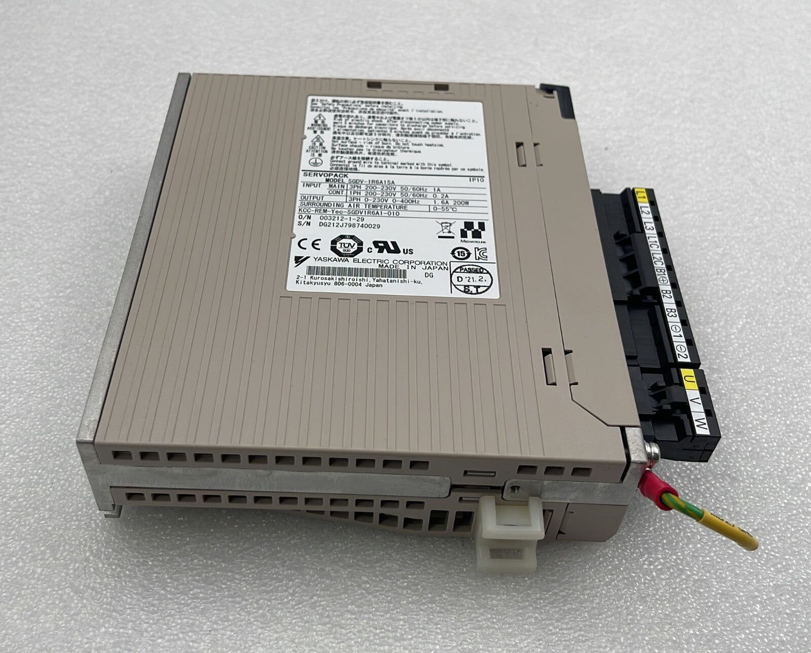 YASKAWA SERVOPACK SGDV-1R6A15A Servo Driver 200V