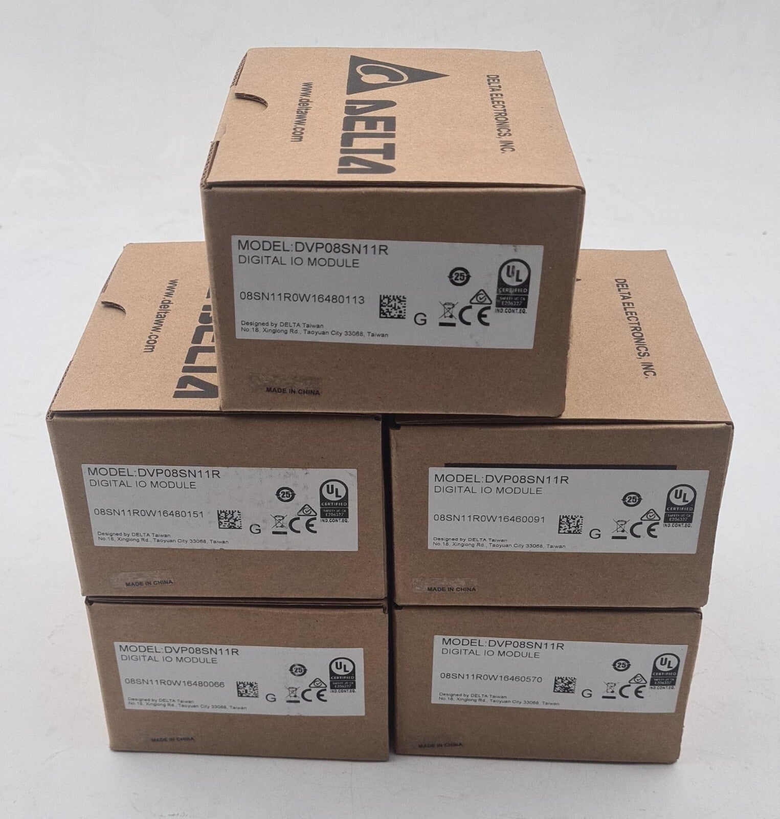 [LOT 5] NEW IN BOX - DELTA DVP08SN11R DIGITAL IO MODULE PLC DC24V 8DO