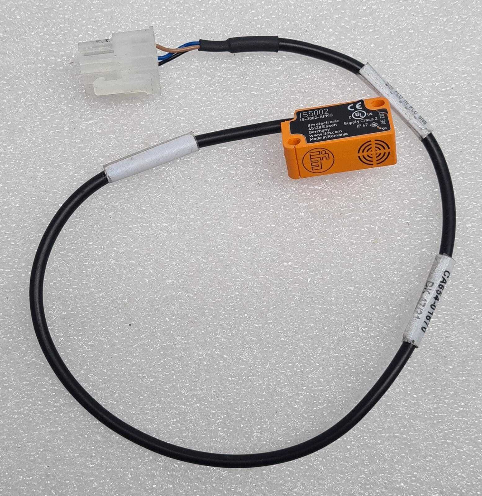 [LOT OF 3] ifm Electronic IS5002 IS-3002-APKG Proximity Switch Sensor