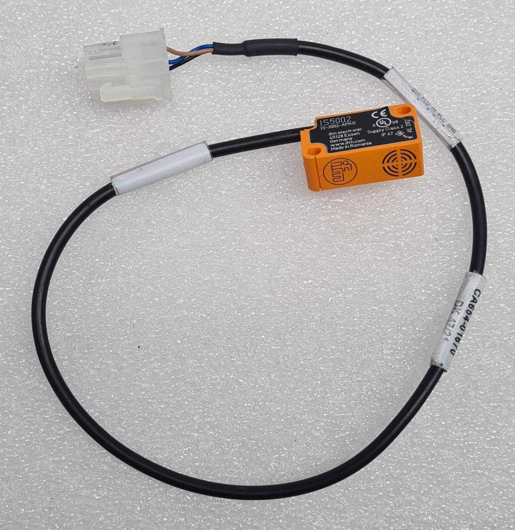 [LOT OF 3] ifm Electronic IS5002 IS-3002-APKG Proximity Switch Sensor