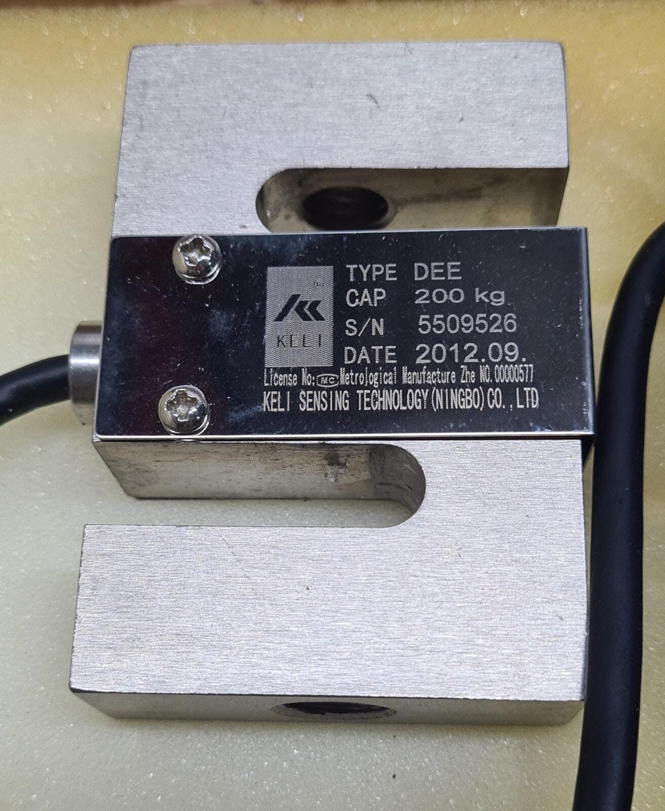 KELI DEE 200 kg tension load cell close-up showing sensor body and label