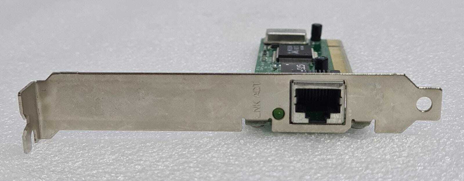 SMC 142211+403 UE1211C-TX 670050+000 NETWORK ETHERNET CARD