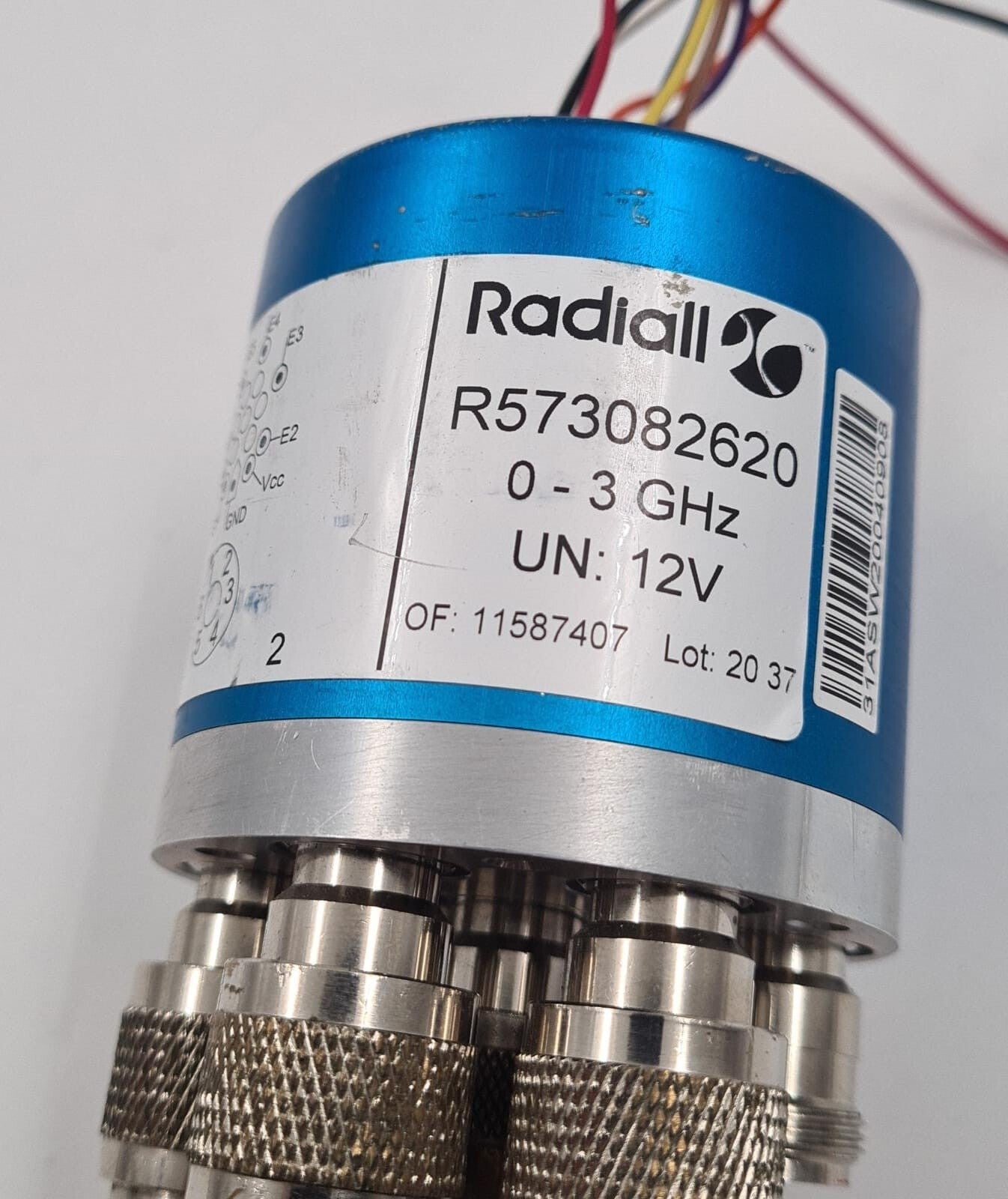 Radiall R-573-082-620 SW RF Coaxial Switch 0-3 GHz 12V