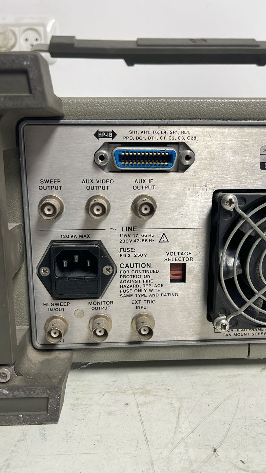 HP 8590A Spectrum Analyzer 10kHz - 1.5GHz