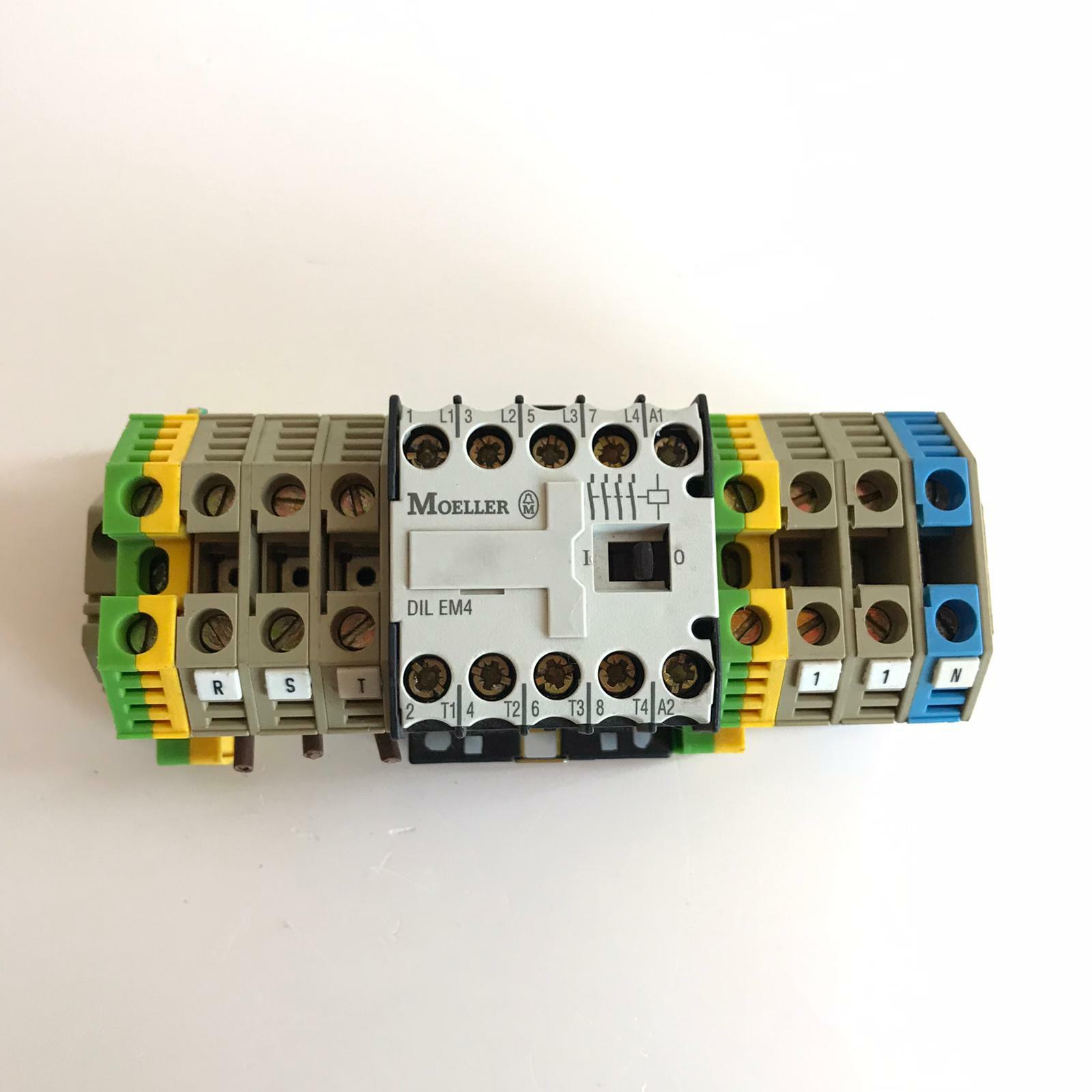 Klockner MOELLER DIL EM4 24VDC & Mounting Rail