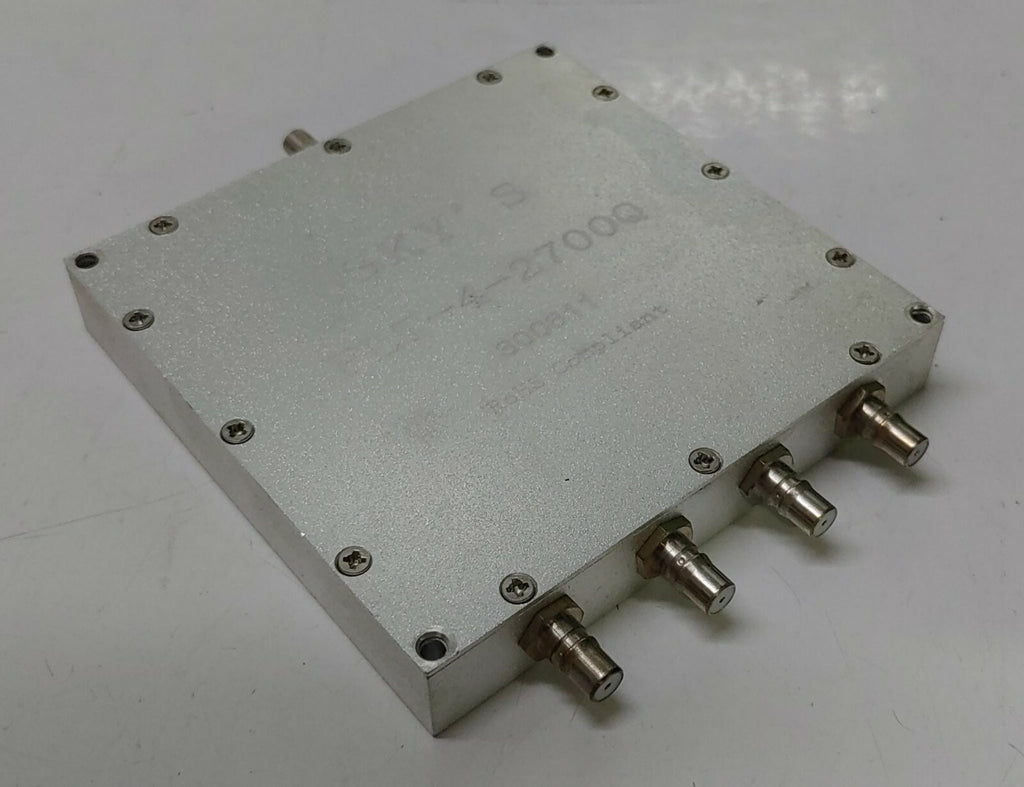 [LOT OF 8] SKY'S FLT-4-2700Q 4 Way Power Divider SMA Female Connectors