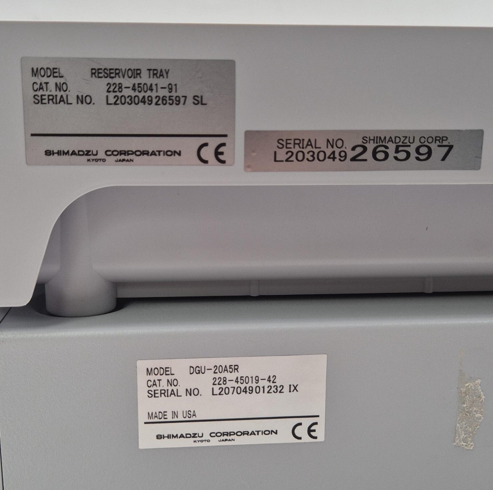 SHIMADZU DGU-20A5R Prominence DEGASSING UNIT 228-45019-42 HPLC & RESORVOIR TRAY