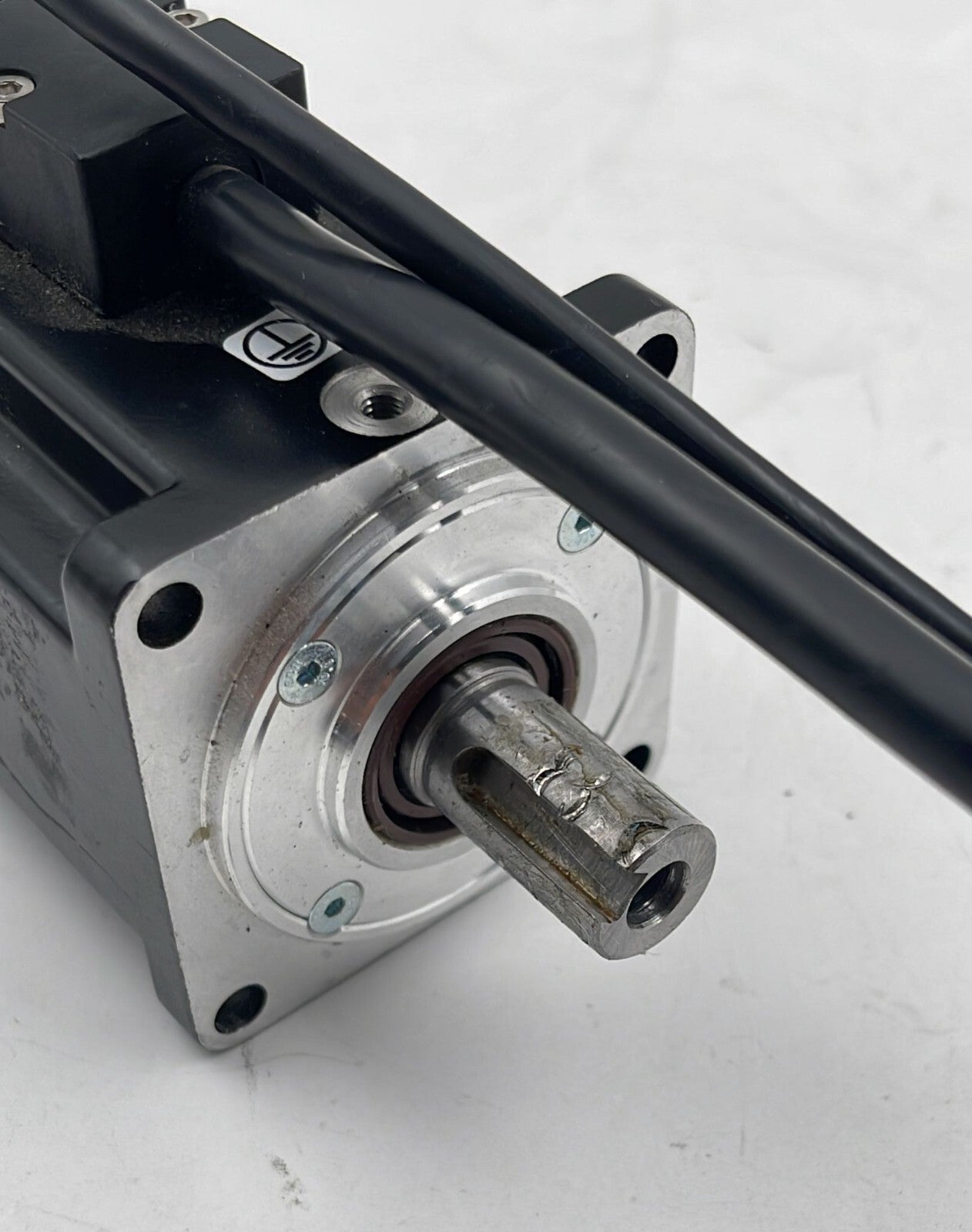 Schneider BCH2LD0233CA5C Servo Motor 230V