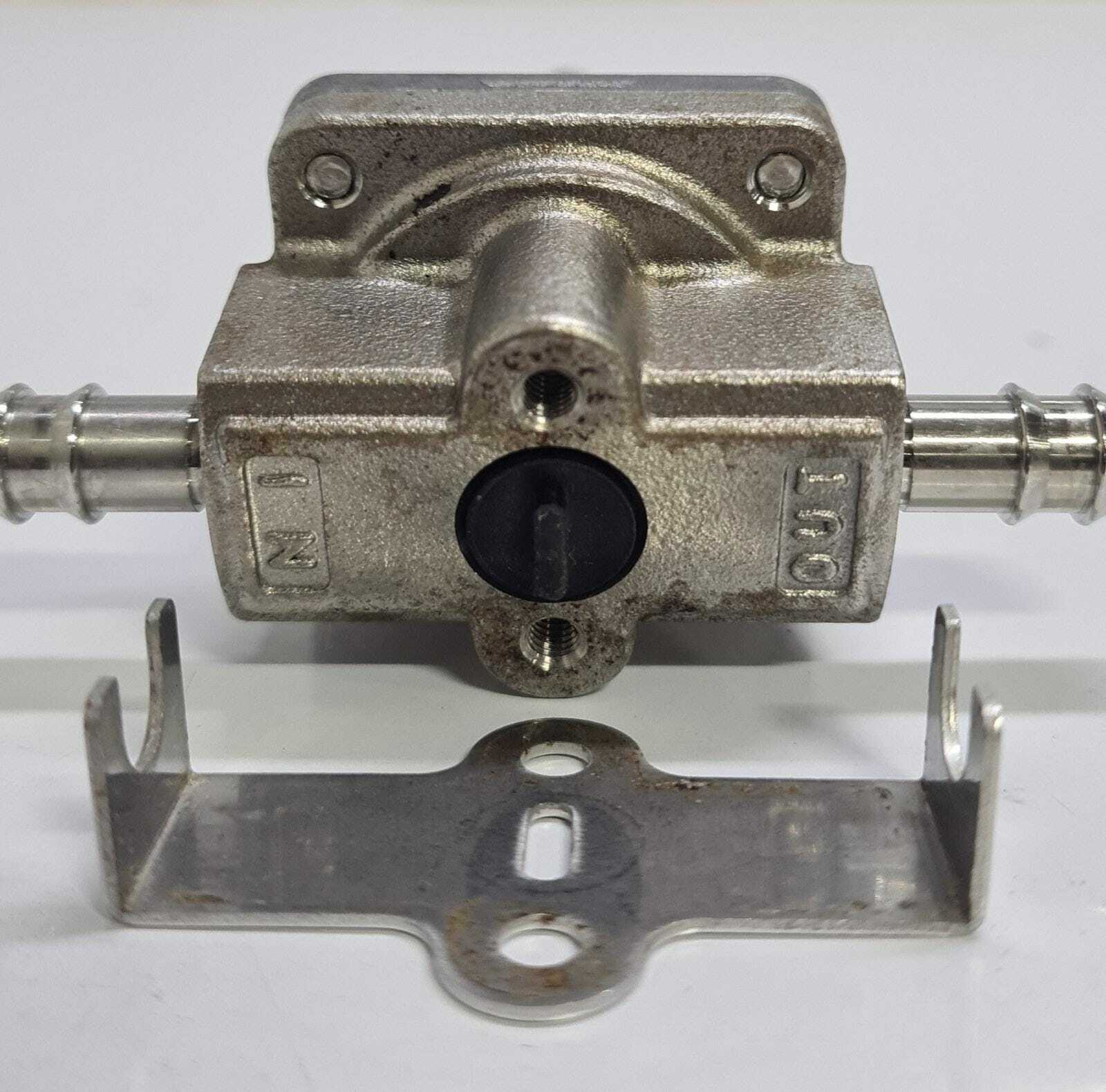 Gambro Walbro Pressure Reducing Valve PVS-8H-3B Quick Connector 100 313 255