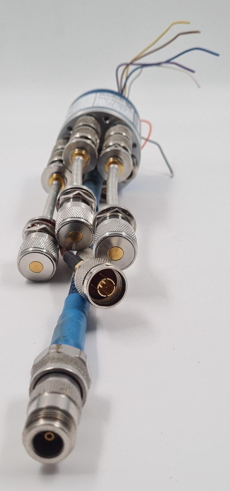 Radiall R-573-082-620 SW RF Coaxial Switch 0-3 GHz 12V