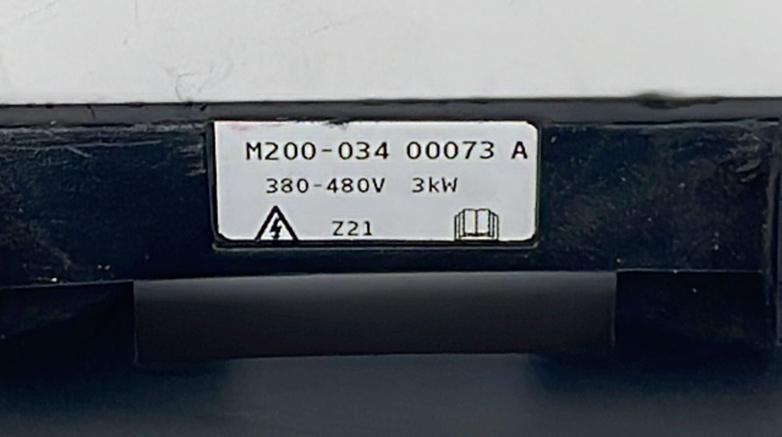 Emerson Control Techniques Unidrive M200-034-00073 A Inverter Drive 3kw 480V
