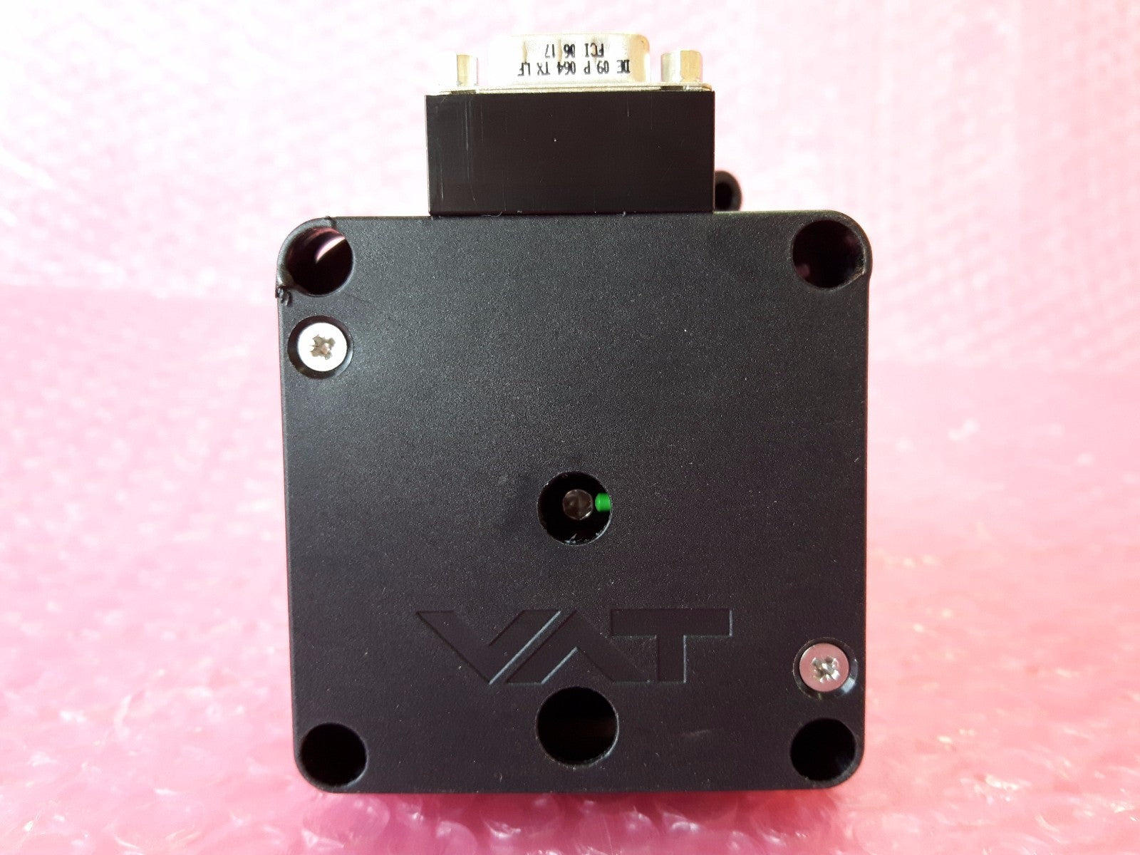 Vat 307500 0011 HV Angle Valve Insert Air Operated.