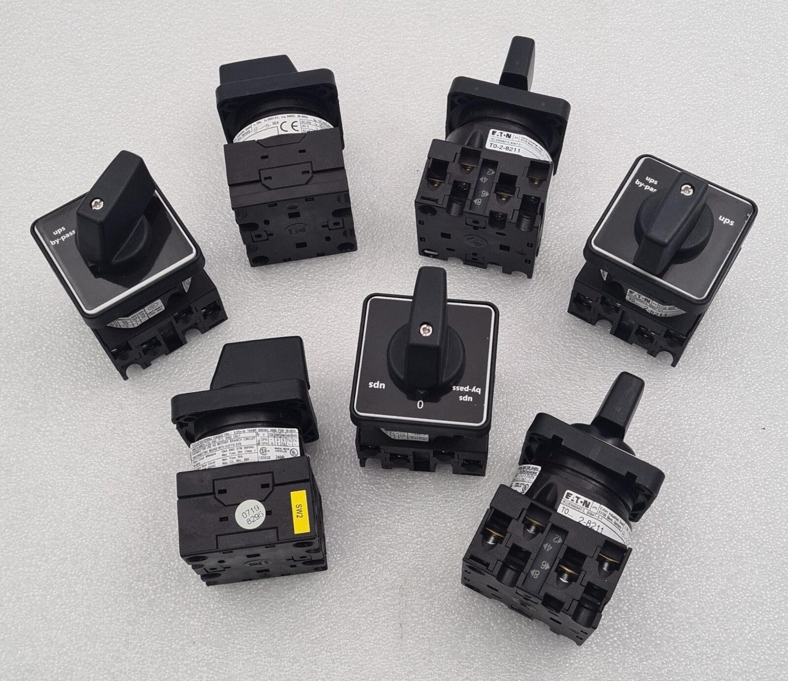 [LOT 7 PCS] Eaton T0-2-8211 IEC / EN 60947-3 Position Group Switch On Off UPS