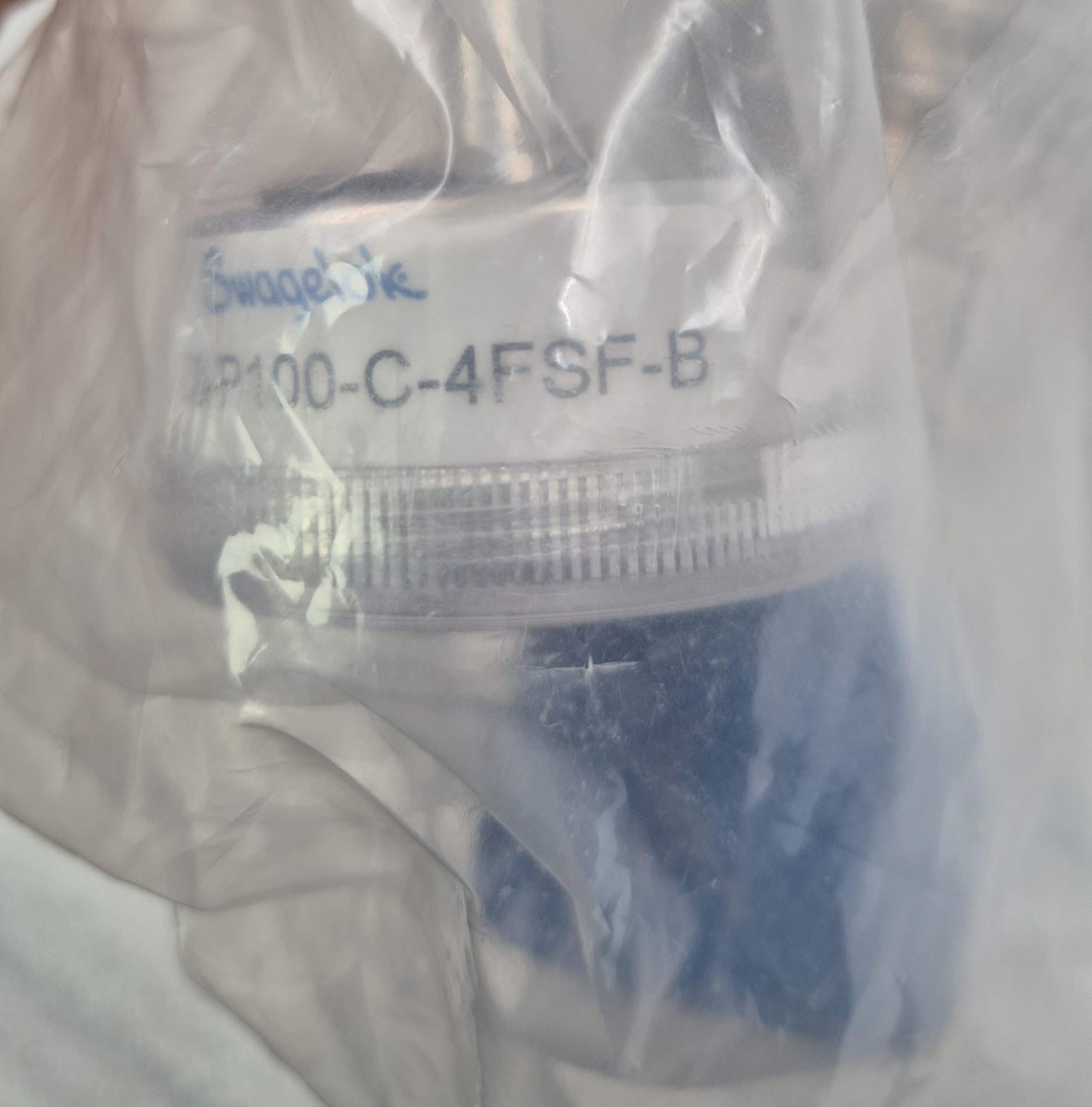 Parker Veriflo Valve W/ Swagelok PGU-50-P100 & BROOKS GFD01G5DSM SolidSense ASSY