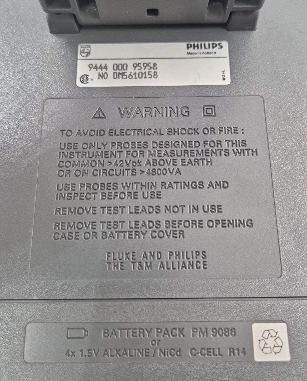 [LOT 2 PCS] PHILIPS FLUKE 95 50MHz SCOPEMETER 9444 000 95958 **FOR PARTS**