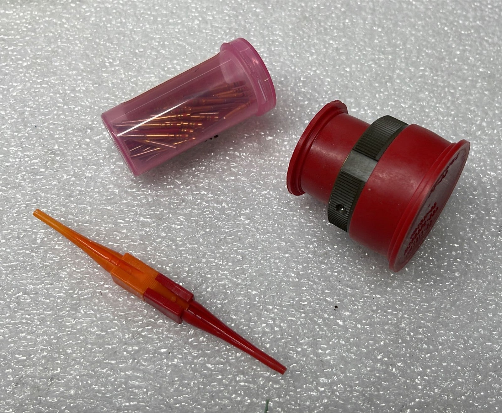 NEW SEALED - [LOT OF 4] Amphenol D38999/26WE26SN Elec Conn Mil Spec Connector