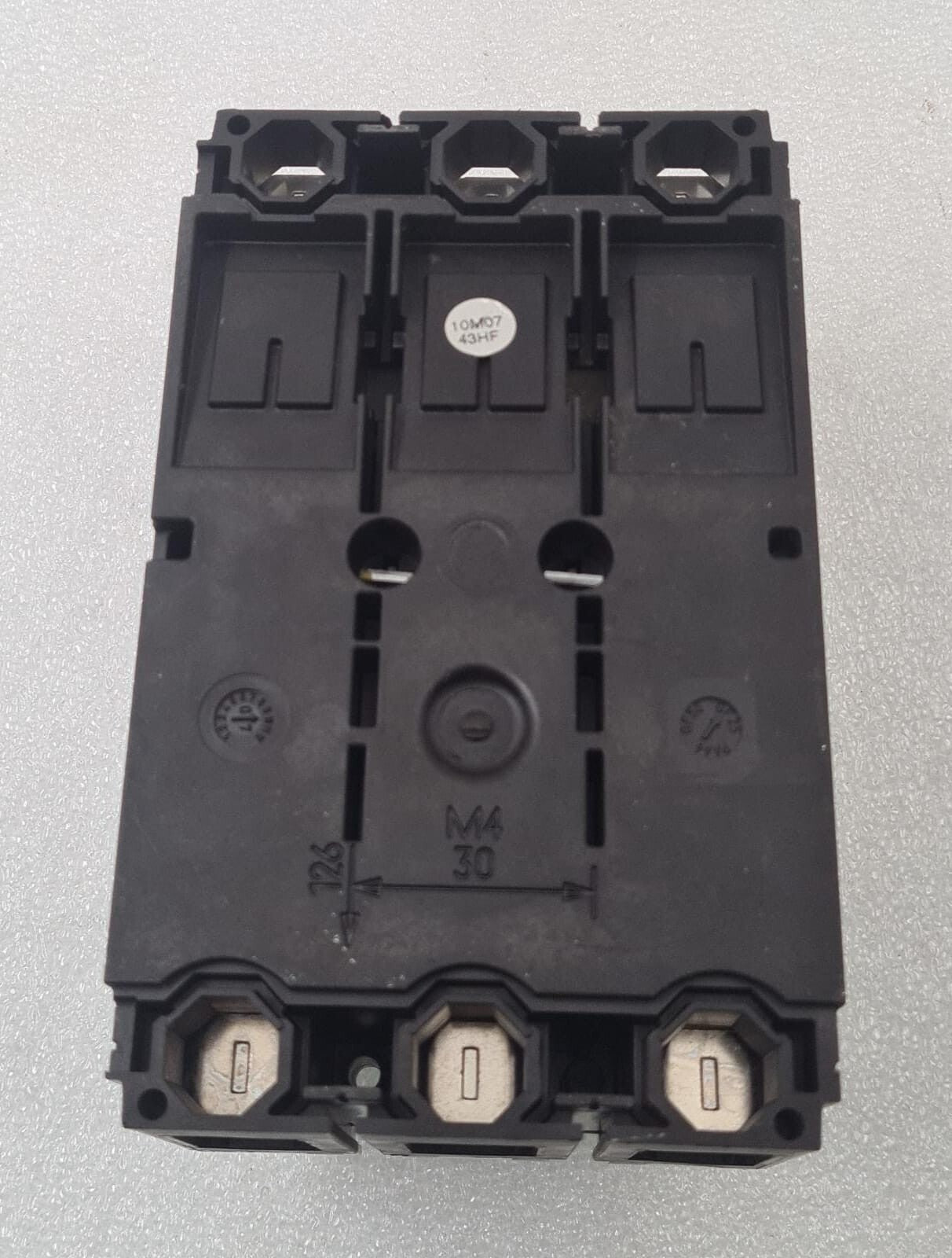 Moeller NZM 1 B1-A40 3 Pole Circuit Breaker 60947 DIN VDE 0660 690V AC