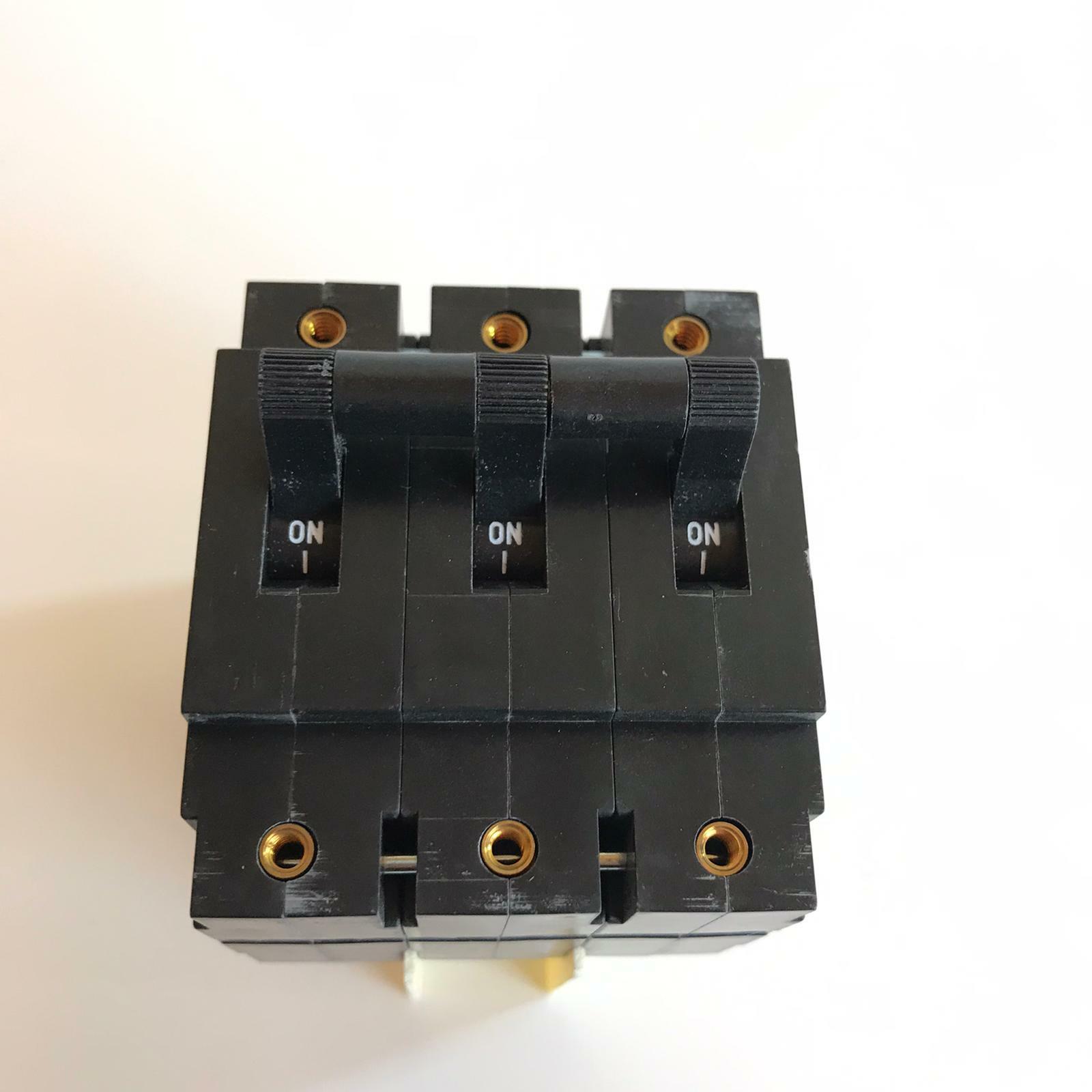 1X HEINEMANN AM3R-A8-LC-07-K-A 15A 250V 50/60Hz 20KvA CIRCUIT BREAKER