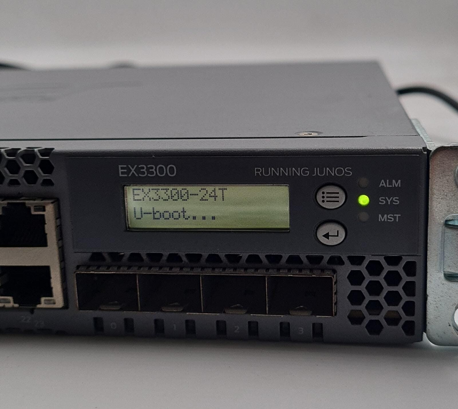 Juniper Networks EX3300 Series Ethernet Switch EX3300-24T 24-Port Gigabit BASE-T