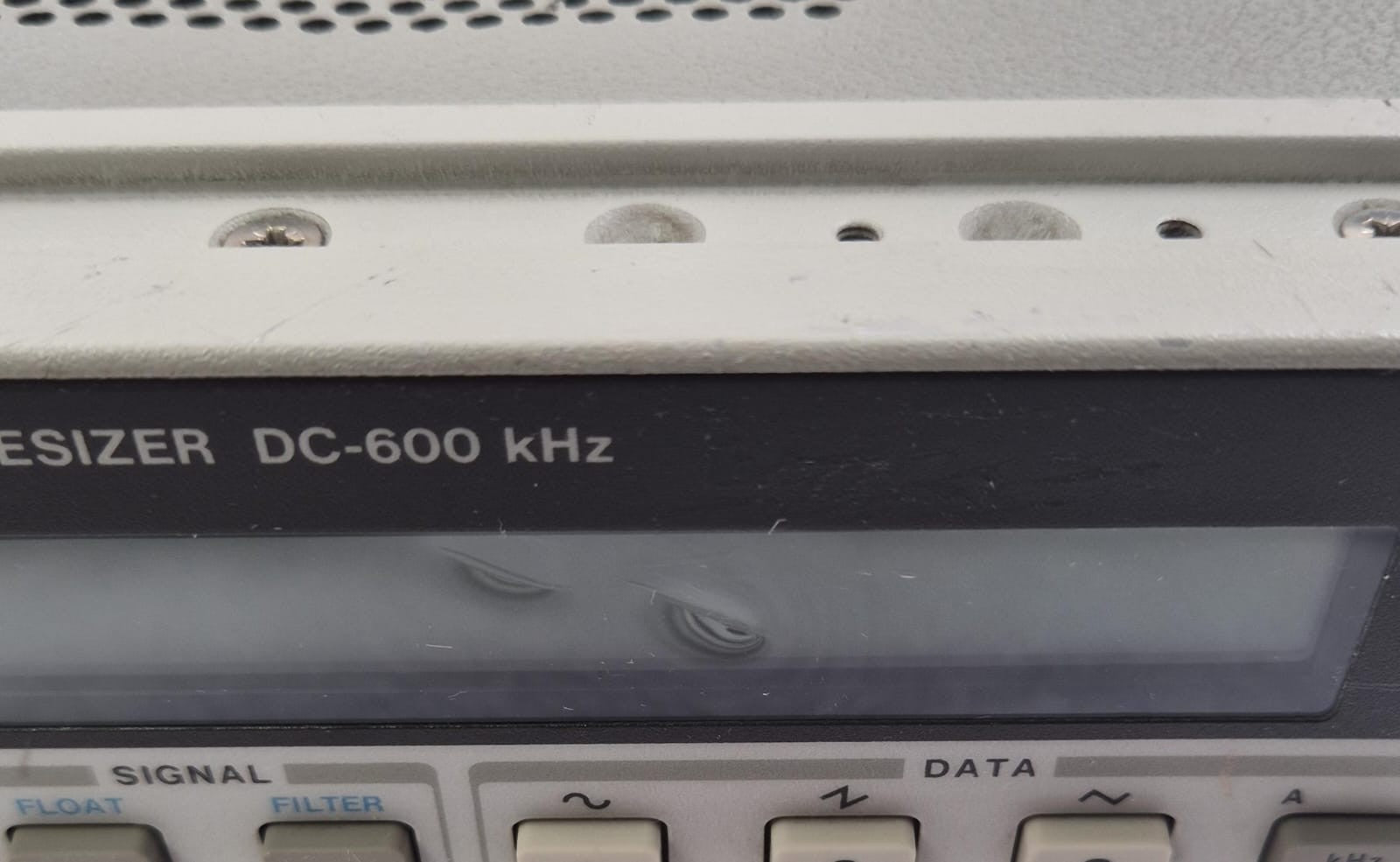HP 8904A MULTIFUNCTION SYNTHESIZER DC-600 kHz **AS-IS**
