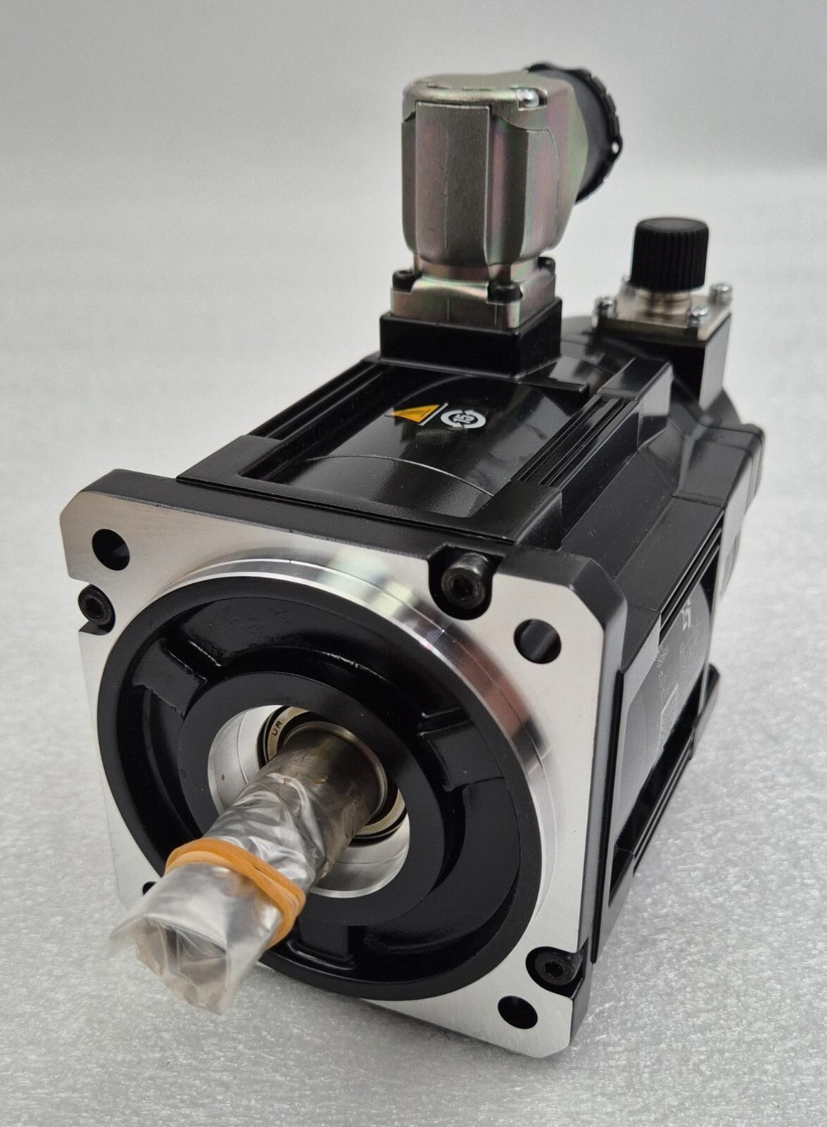 NEW - YASKAWA SGM7G-05D6F61 AC Servo Drive ROTARY SERVOMOTOR