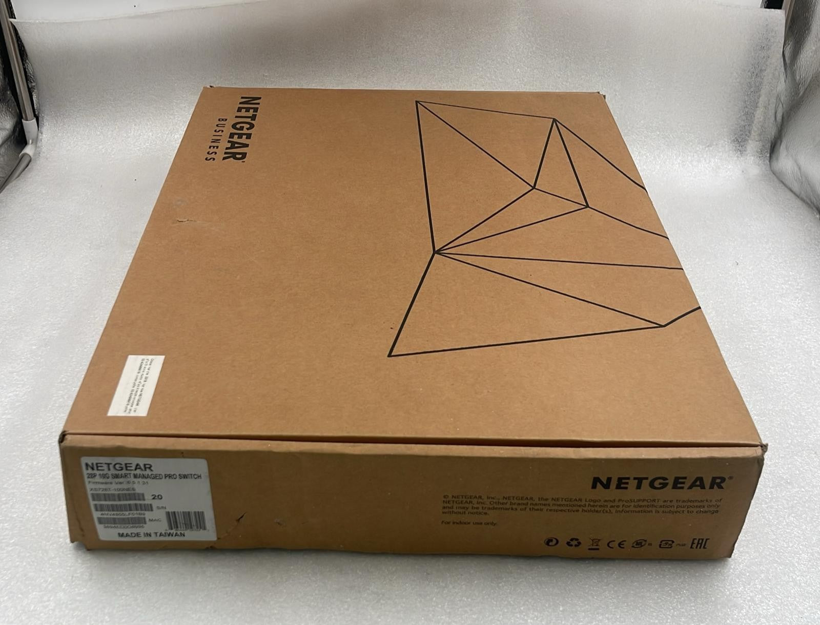 Netgear XS728T-100NES 28-port 10-Gigabit smart managed Pro network switch front panel view