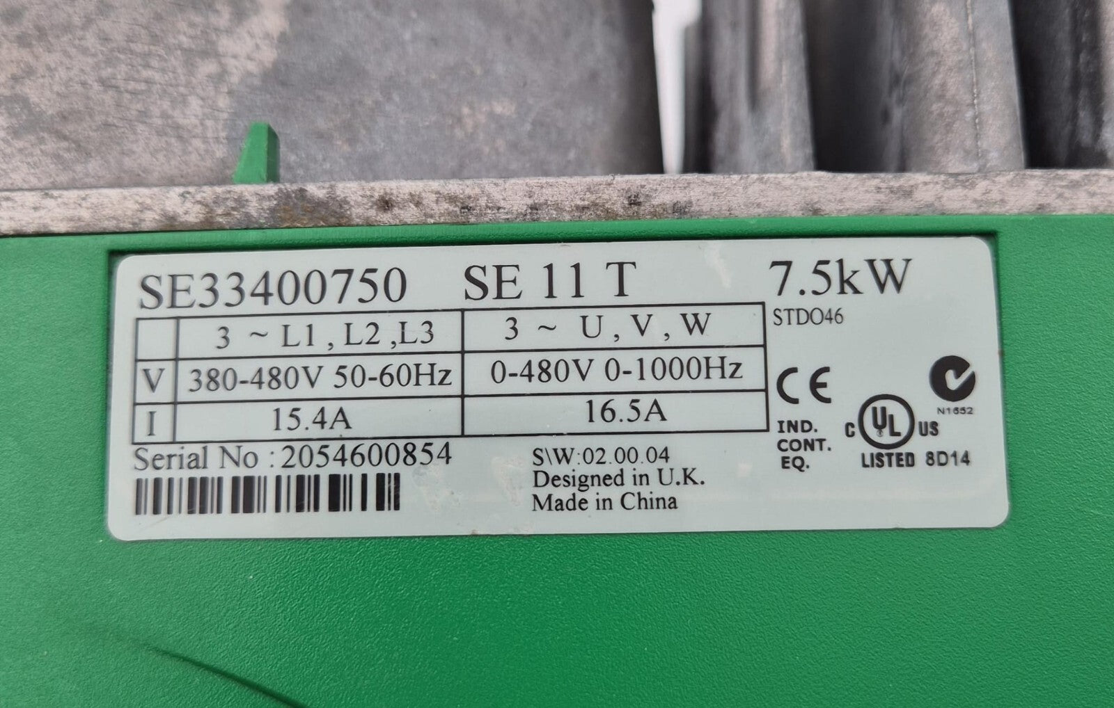 Commander SE bottom power input terminals