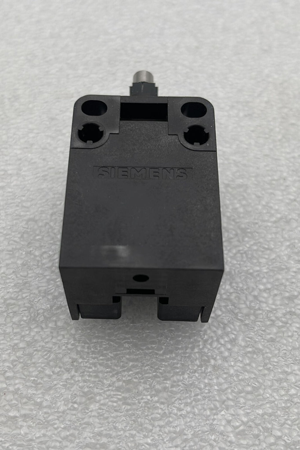 **NEW** Siemens 3SE3 020-0A Position switch 1NO+1NC (slow)