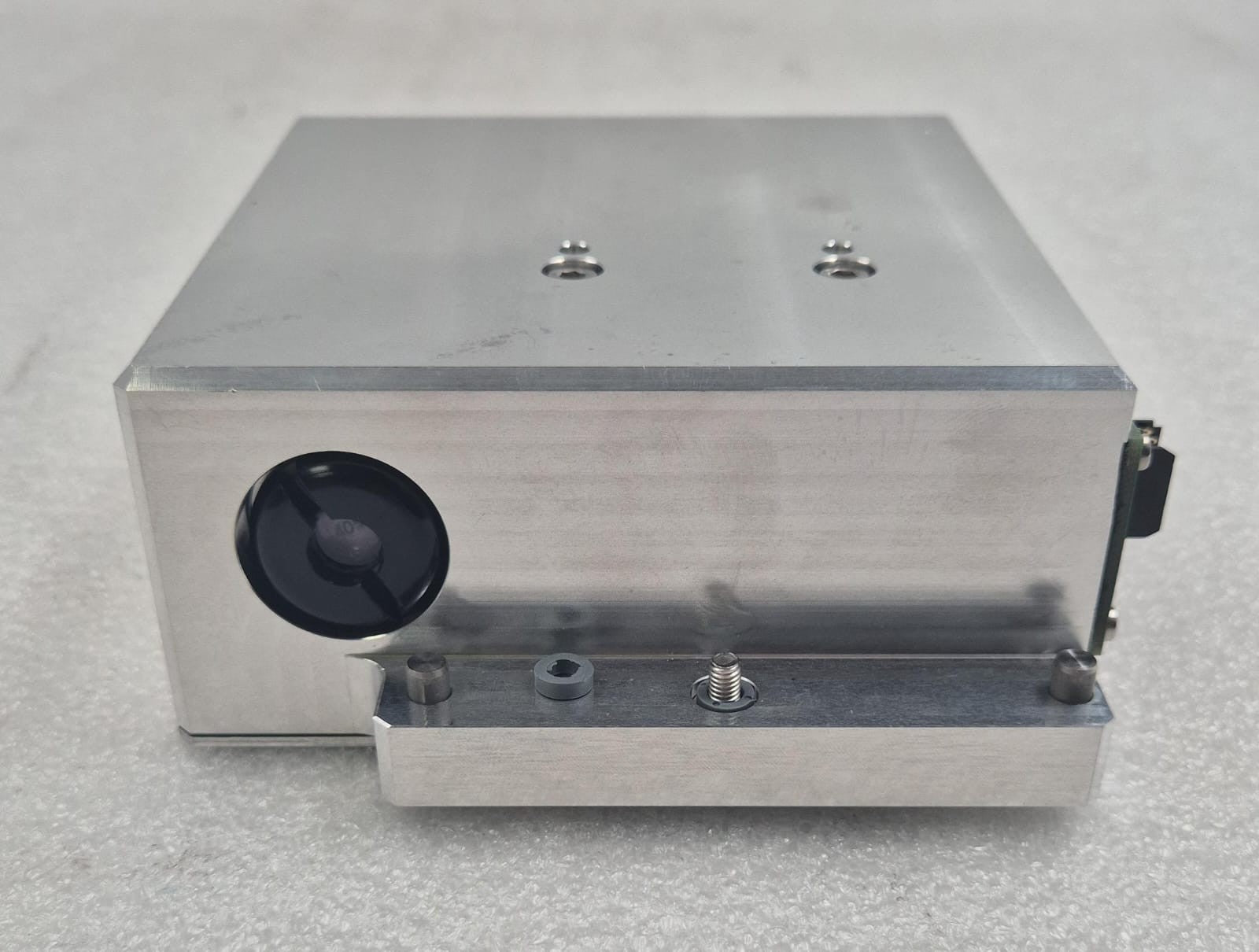 BRUKER OPTICAL COMPONENTS LASER PART I19352 ECL 01 Board 1291101 Device