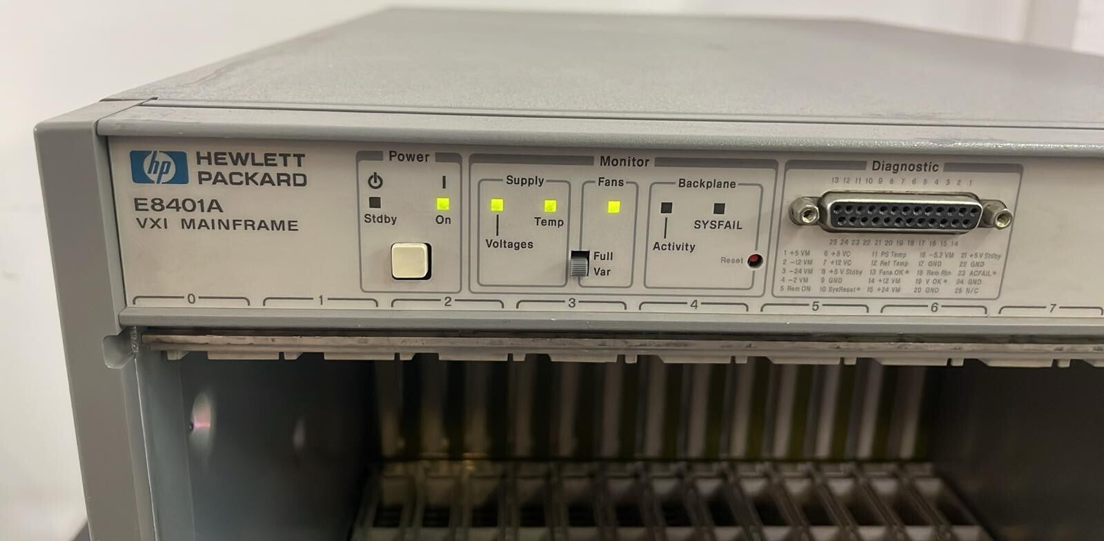 HP Agilent 75000 Series-C VXI Mainframe E8401A