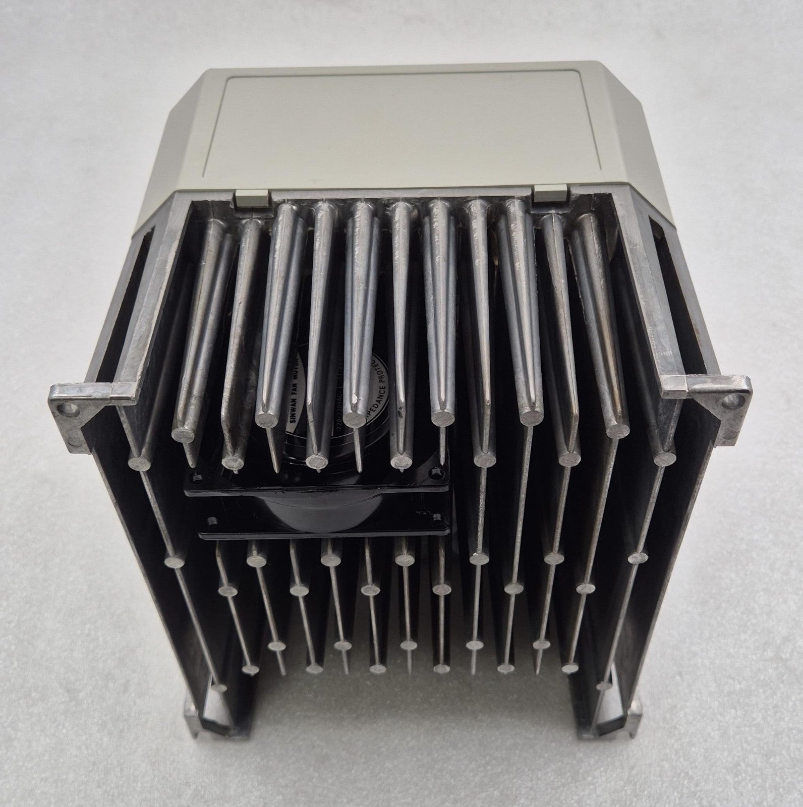 SIEMENS SIMOVERT MicroMaster 6SE3018-8BC00 230V 3HP 2200W Issue C