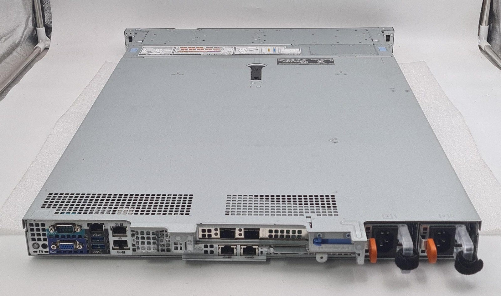 Dell EMC R440 dual power supply connectors