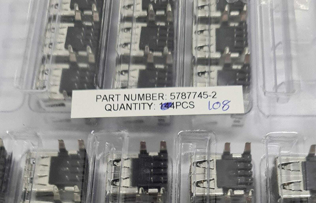[LOT OF 108] NEW - AMP 5787745-2 8-Pin Dual USB 2.0 Port Receptacle Assembly