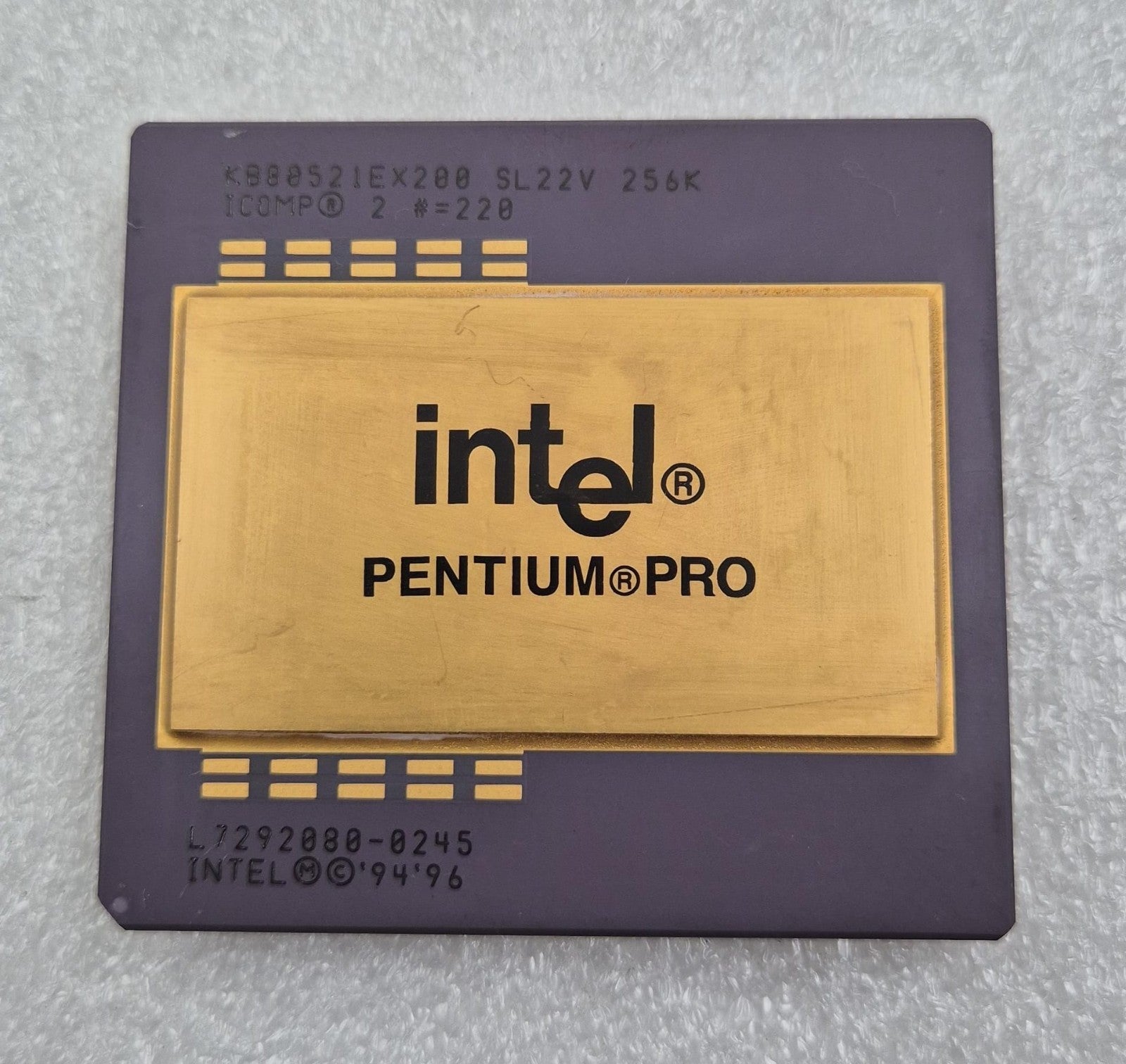 Intel PENTIUM PRO KB80521EX200 SL22V 256K CPU GOLD CERAMIC