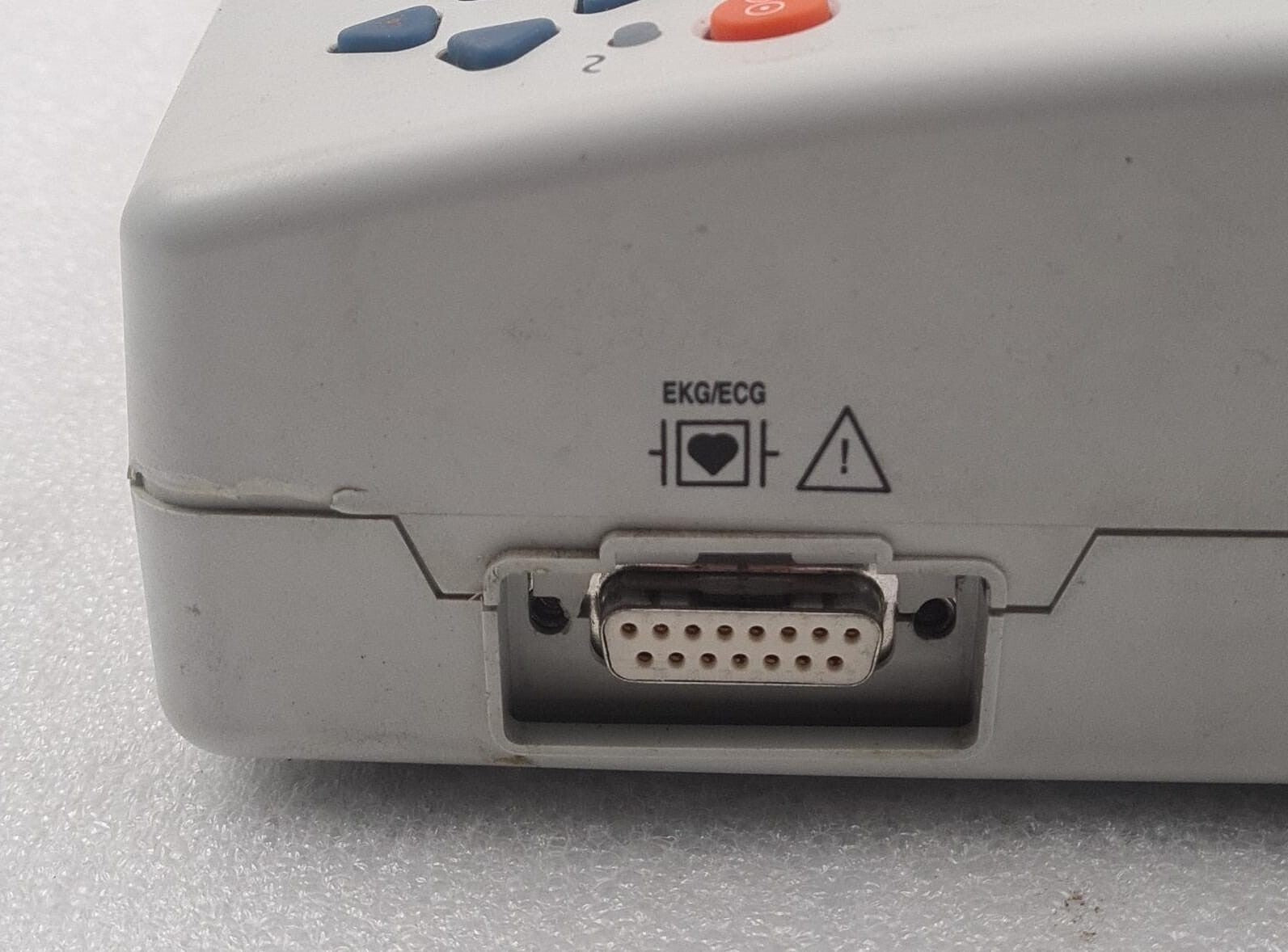 Schiller AT-101 ECG serial communication port close-up