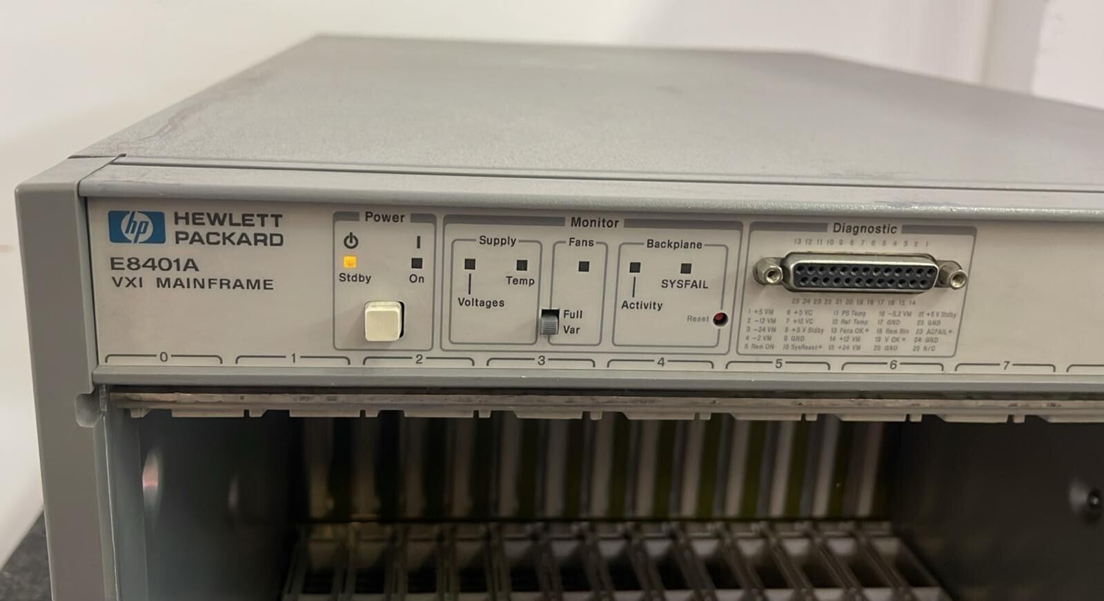 HP Agilent 75000 Series-C VXI Mainframe E8401A