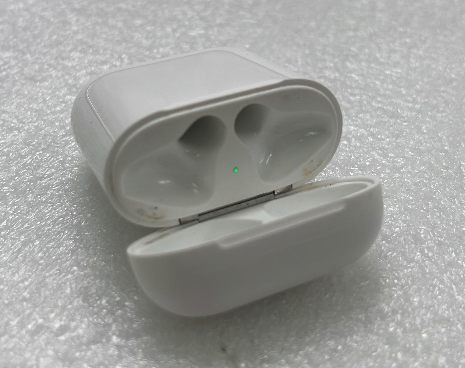[LOT 12] OEM Apple AirPods Charging Case Replacement A1602 -Case Only **AS IS