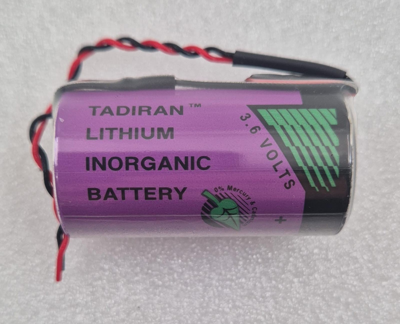 Tadiran TL-5920 3.6V lithium inorganic battery close-up of cylindrical housing