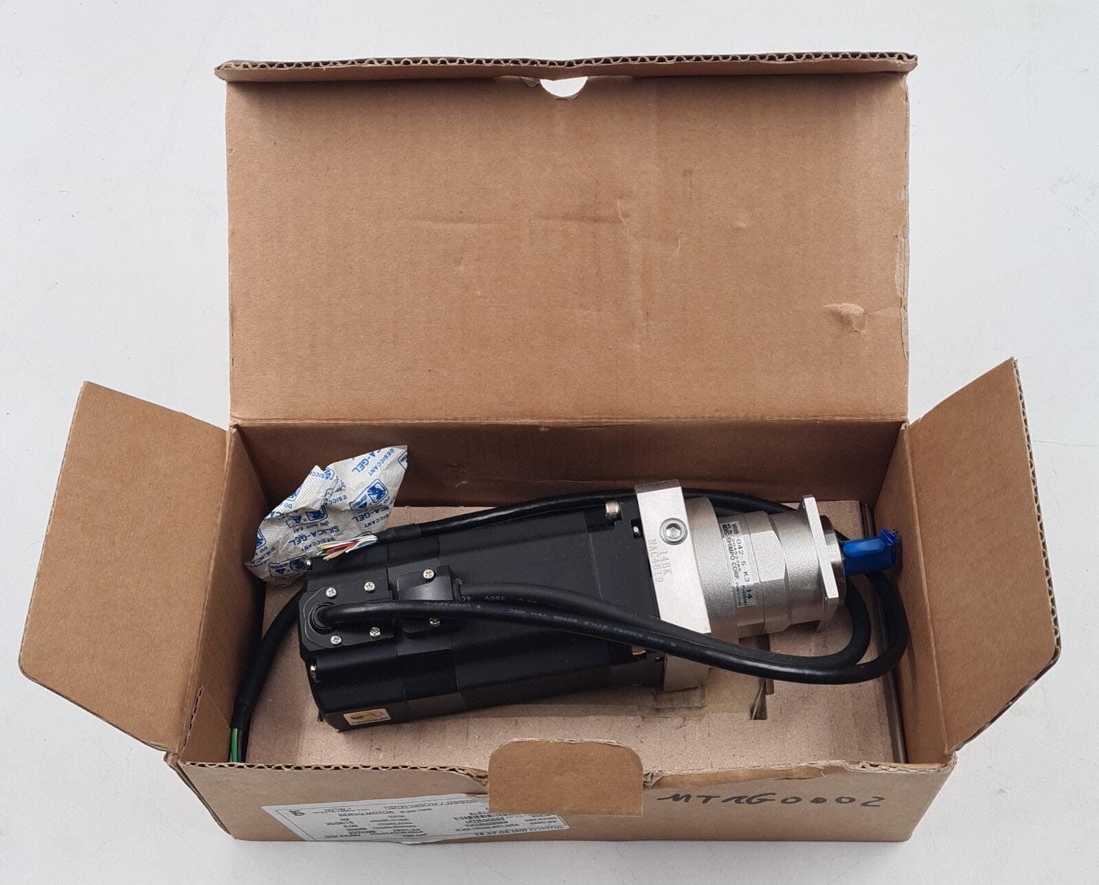 NEW - ELMO SERVO MOTOR ENZ-04DF4N2E-G5 & NIDEC SHIMPO VRB-042-5-K3-14