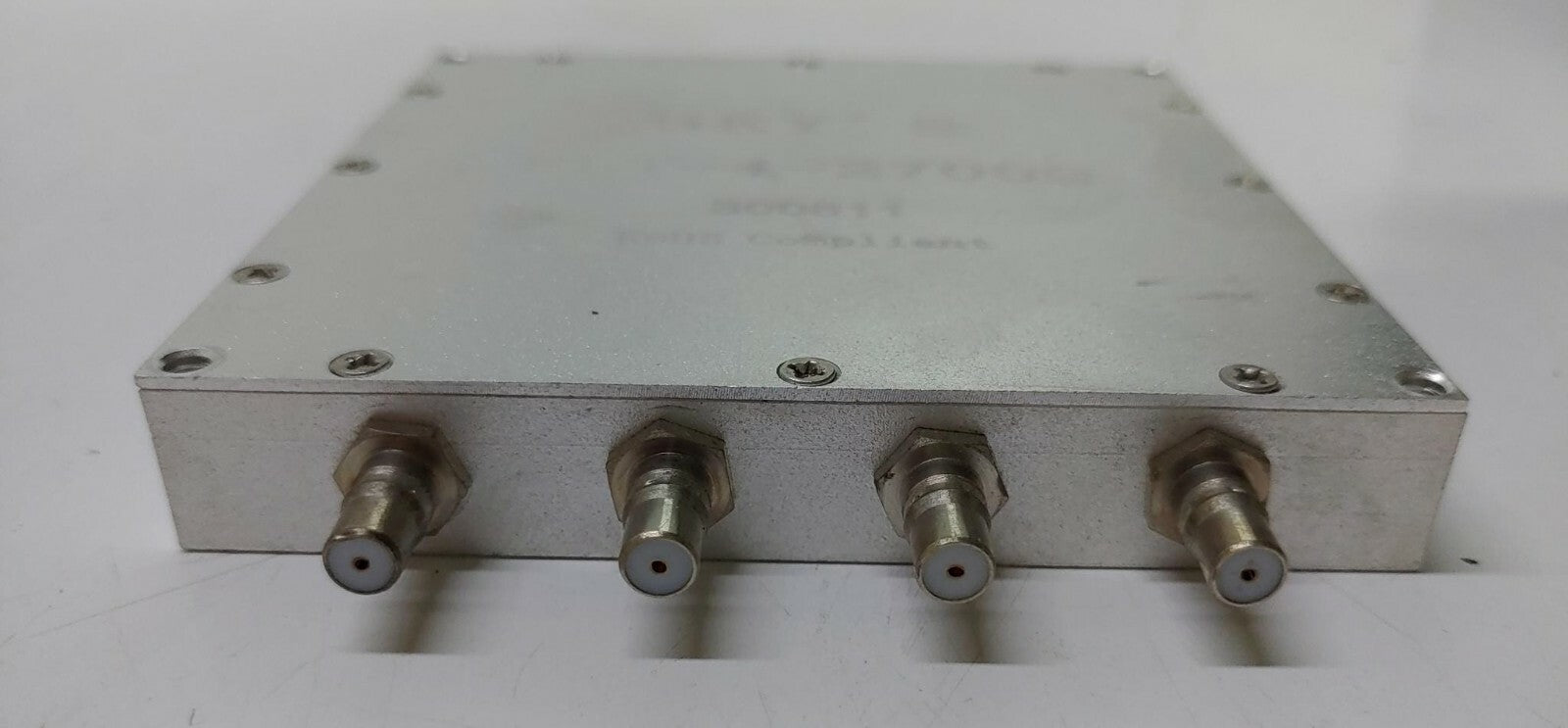 [LOT OF 8] SKY'S FLT-4-2700Q 4 Way Power Divider SMA Female Connectors