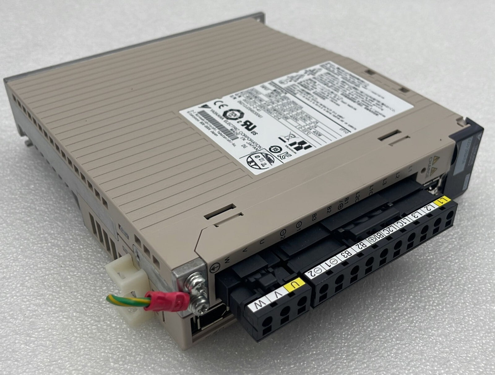 YASKAWA SERVOPACK SGDV-2R8A15A Servo Driver 200V