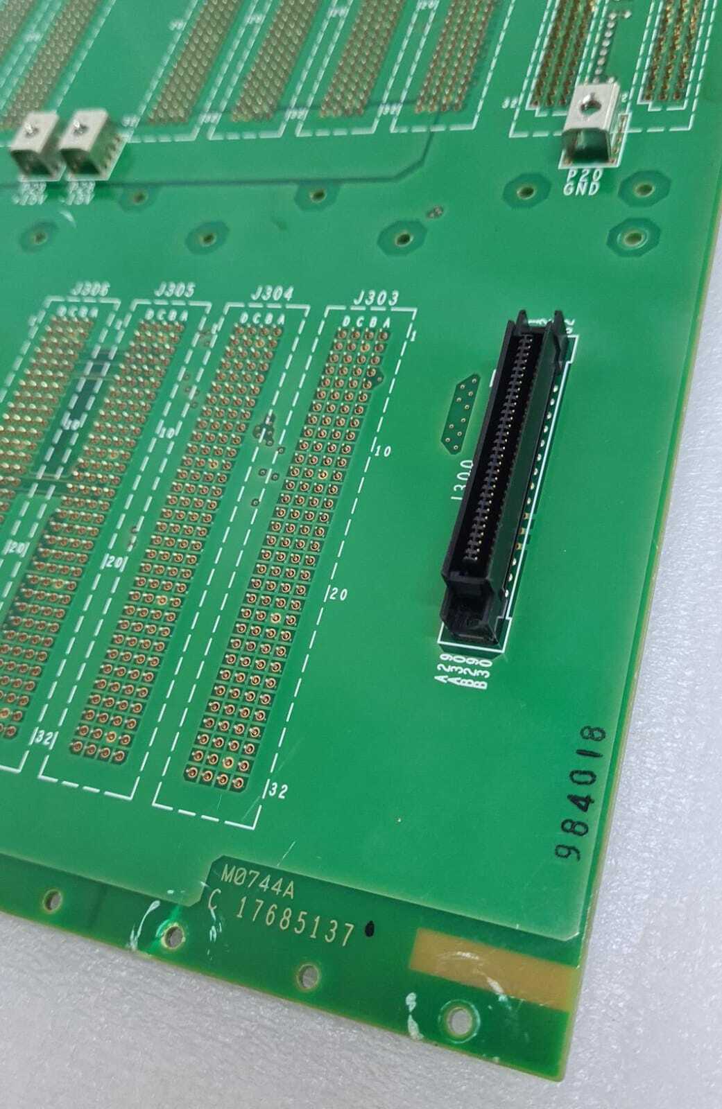 HITACHI MOTHER-B P/N 768-5037 BACKPANEL Board C 17685137 - no metal bracket