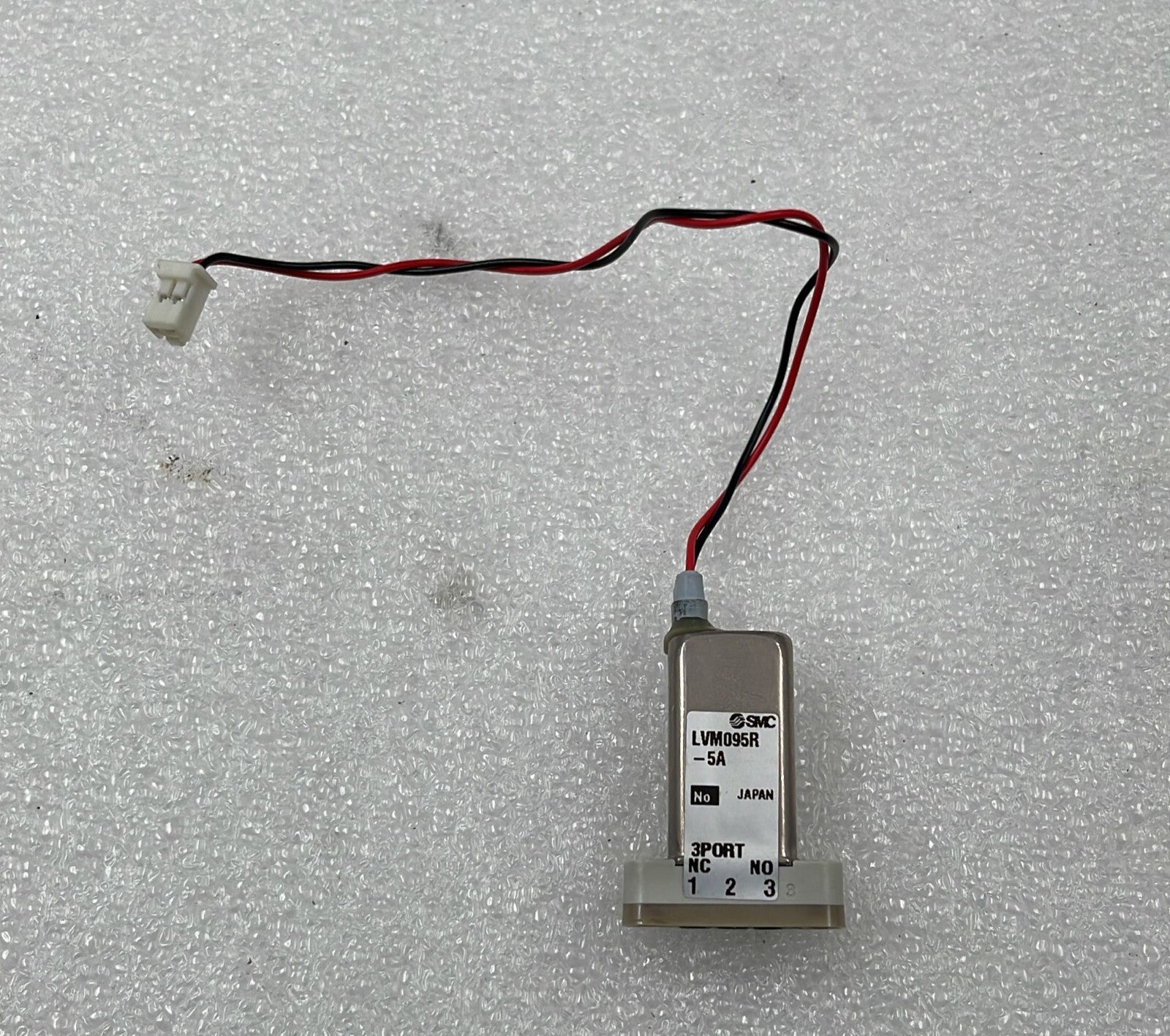 [LOT OF 3] SMC LVM095R-5A  CHEMICAL VALVE 3 PORT