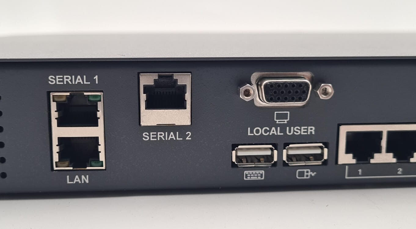Minicom SMART 216 IP KVM Switch 1SU70036/R V2.3 16-Port Multi-User Remote Access