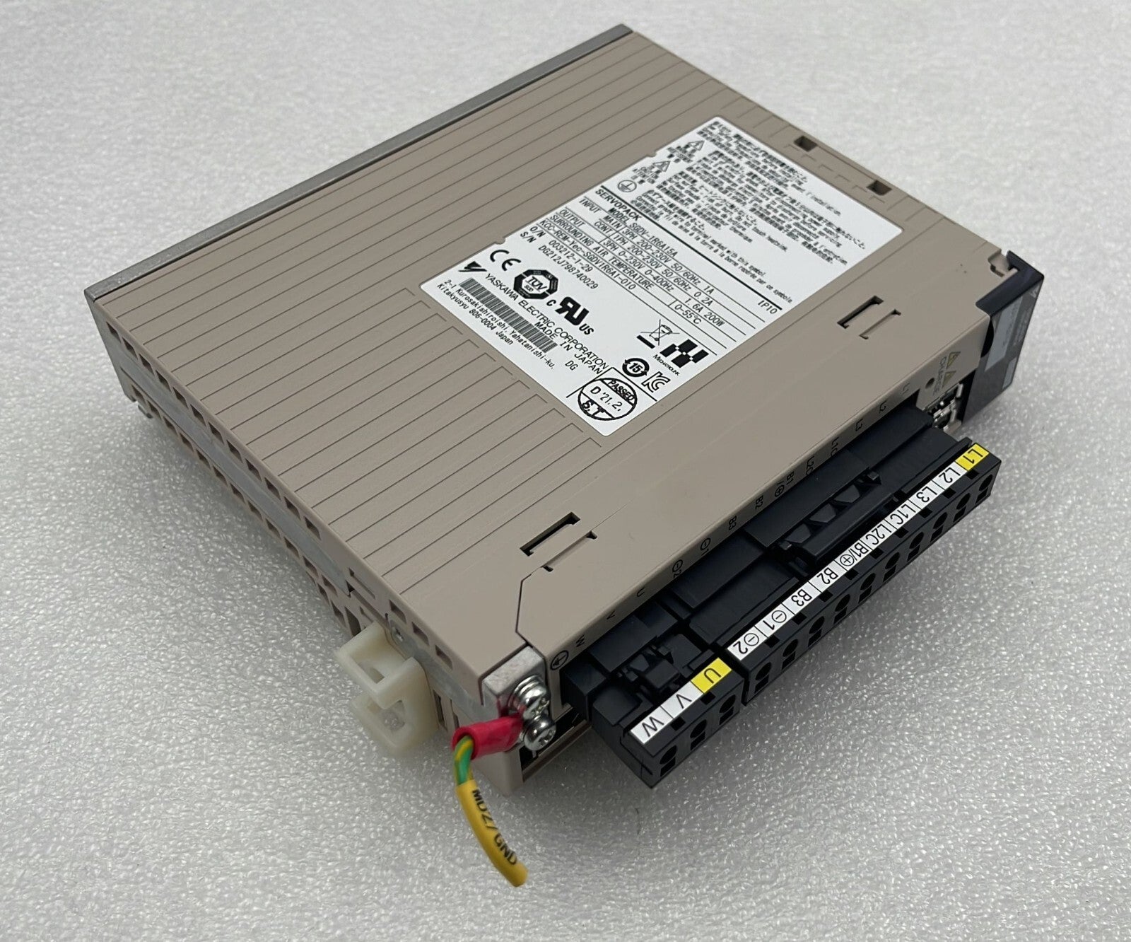 YASKAWA SERVOPACK SGDV-1R6A15A Servo Driver 200V