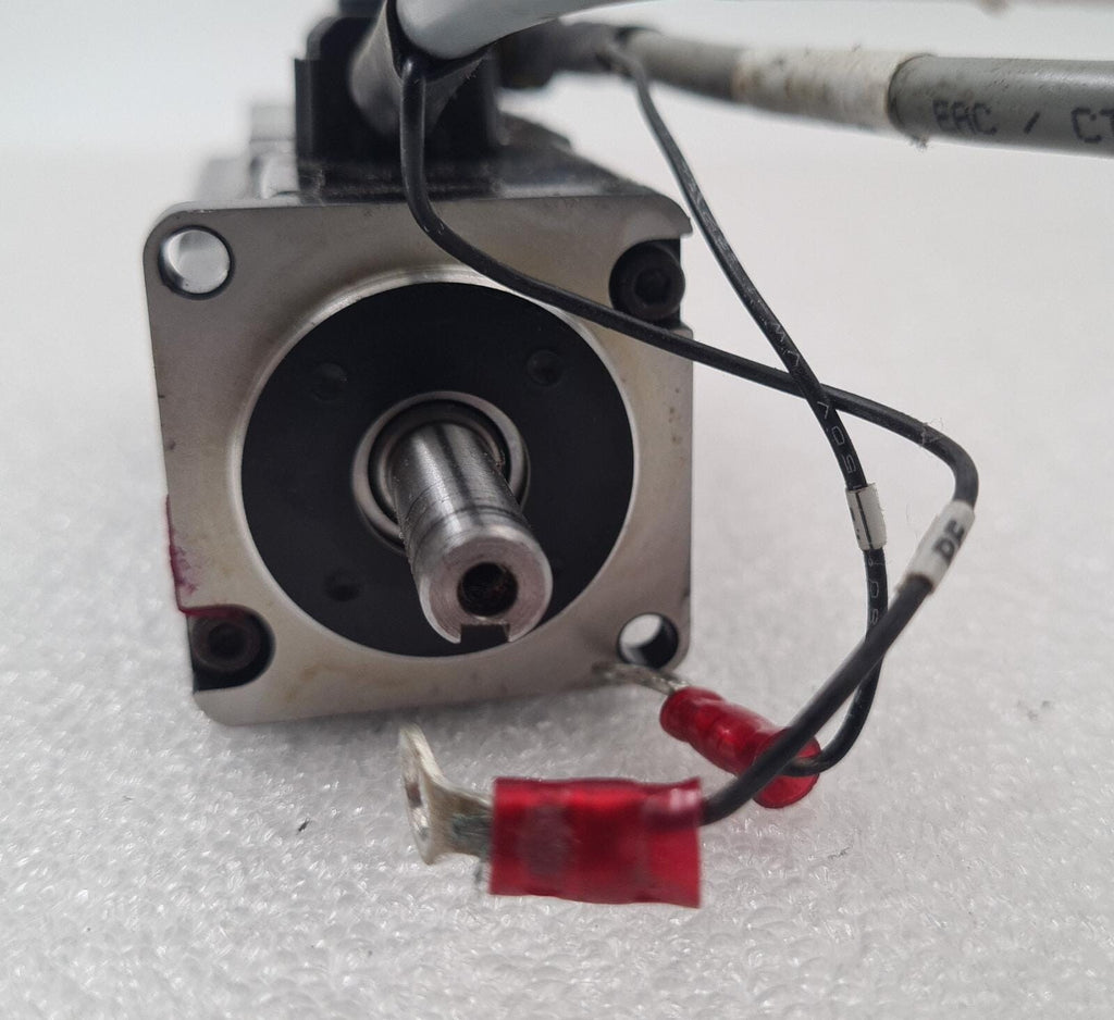 YASKAWA SGM7J-01AFA6C AC SERVO MOTOR **AS-IS**