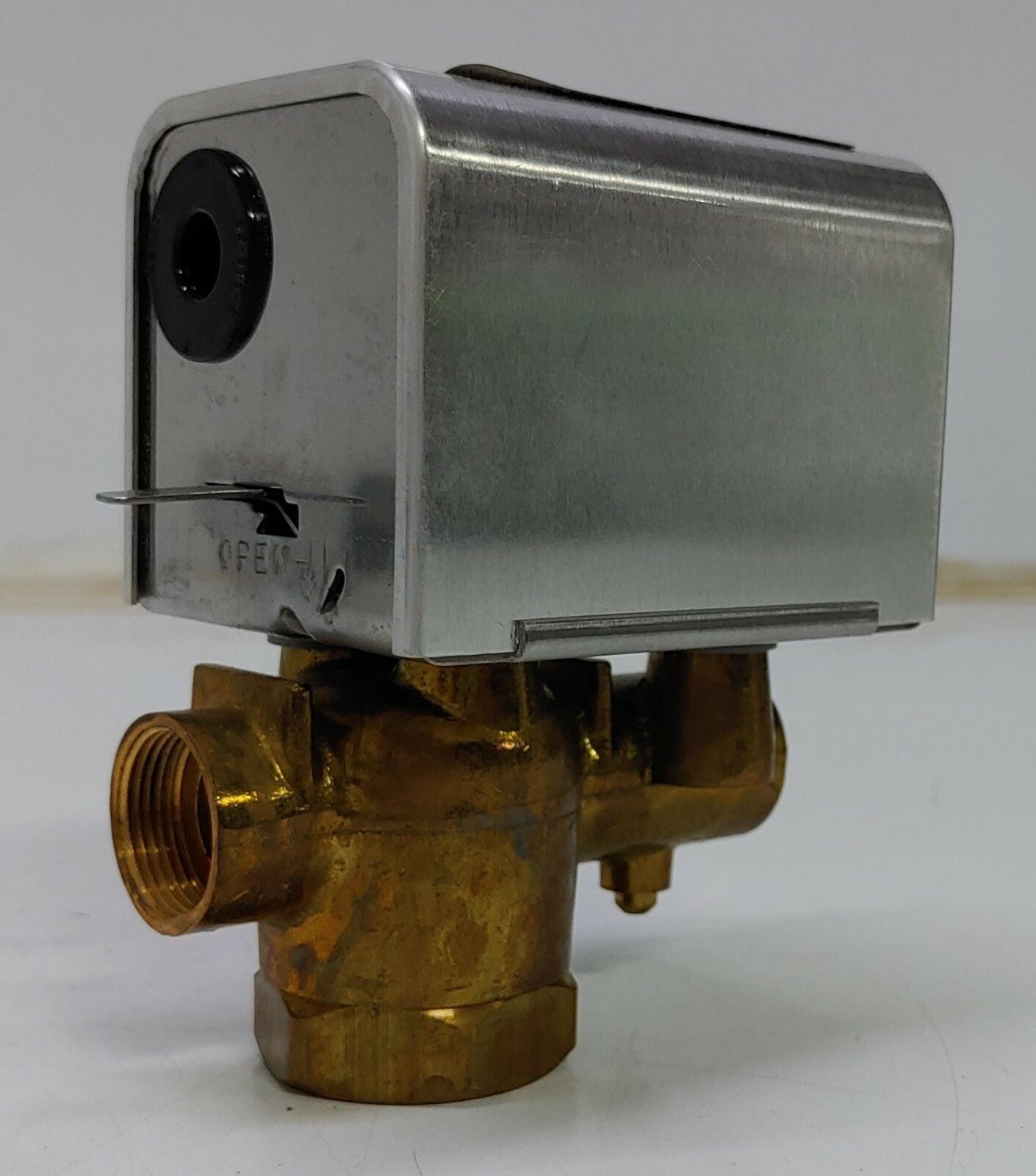 ERIE CONTROLS STEAM/WATER L647C0309EU36 5/8IFL MOPD 10PSI 220/240V 50/60HZ