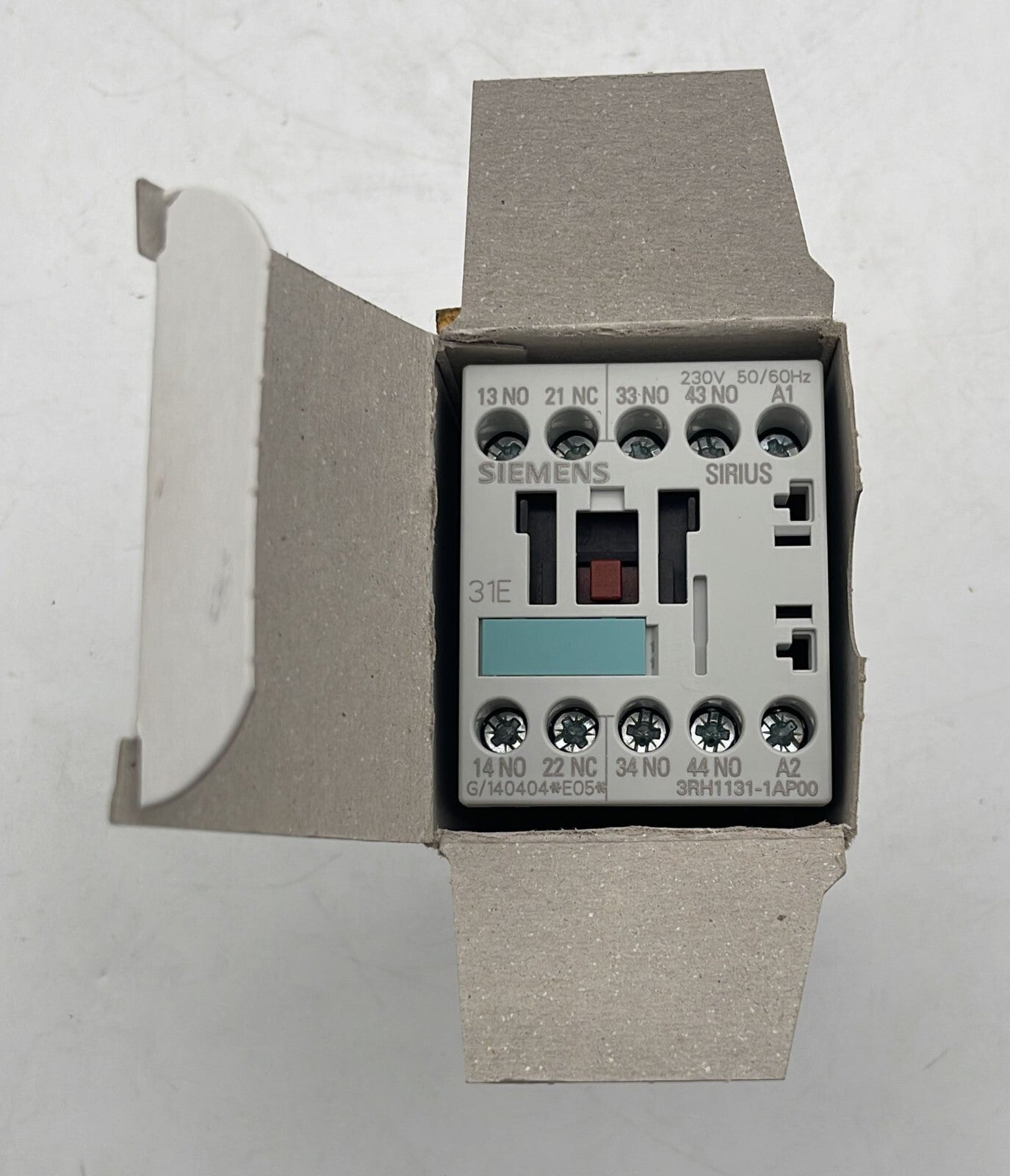 [LOT OF 4] NEW - Siemens 3RH1131-1AP00 Auxiliary contactor 6A 230V 50/60Hz