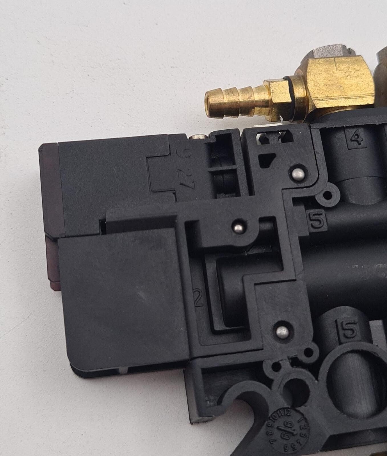 Parker PVA-J13 12V DC 0.9W Air Control Valve W/ Manifold