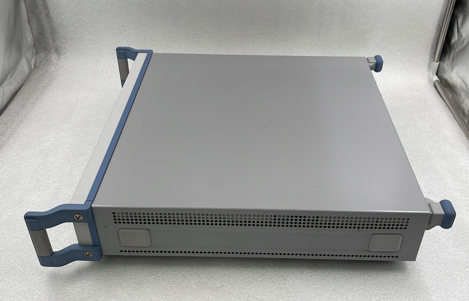 Rohde & Schwarz CMW-Z28 Shielding Box for Wireless Communication